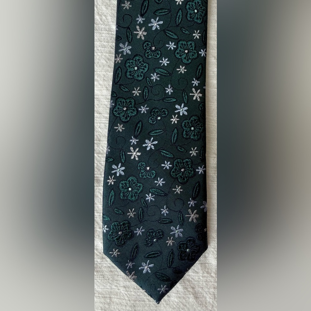 Bar III Green and Gray Floral Tie